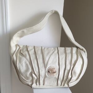 Charles David Cream Shoulder Bag EUC Approx 14x10 9L Handle